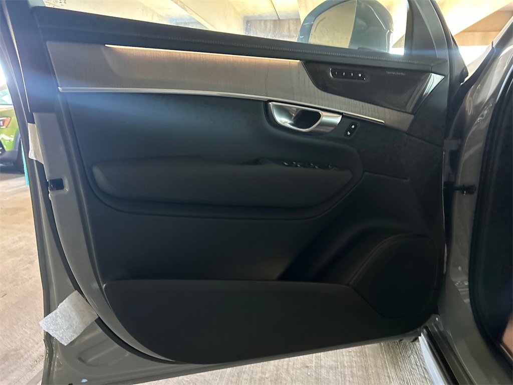 New 2026 Volvo XC90 B6 Ultra image 9