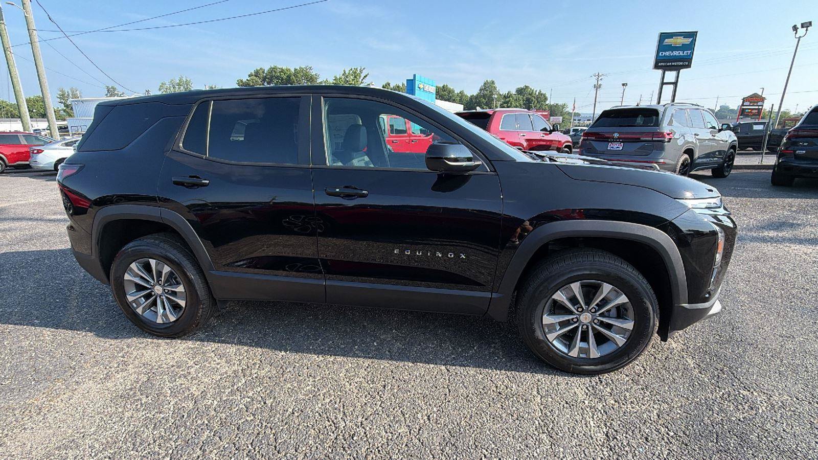 New 2026 Chevrolet Equinox LT w/ Convenience Package II FWD image 7