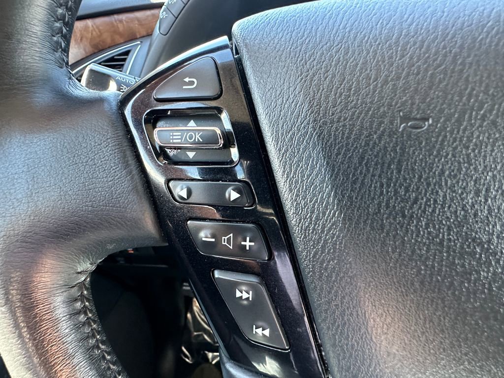 Used 2024 Nissan Armada SL w/ Captain's Chairs Package image 29