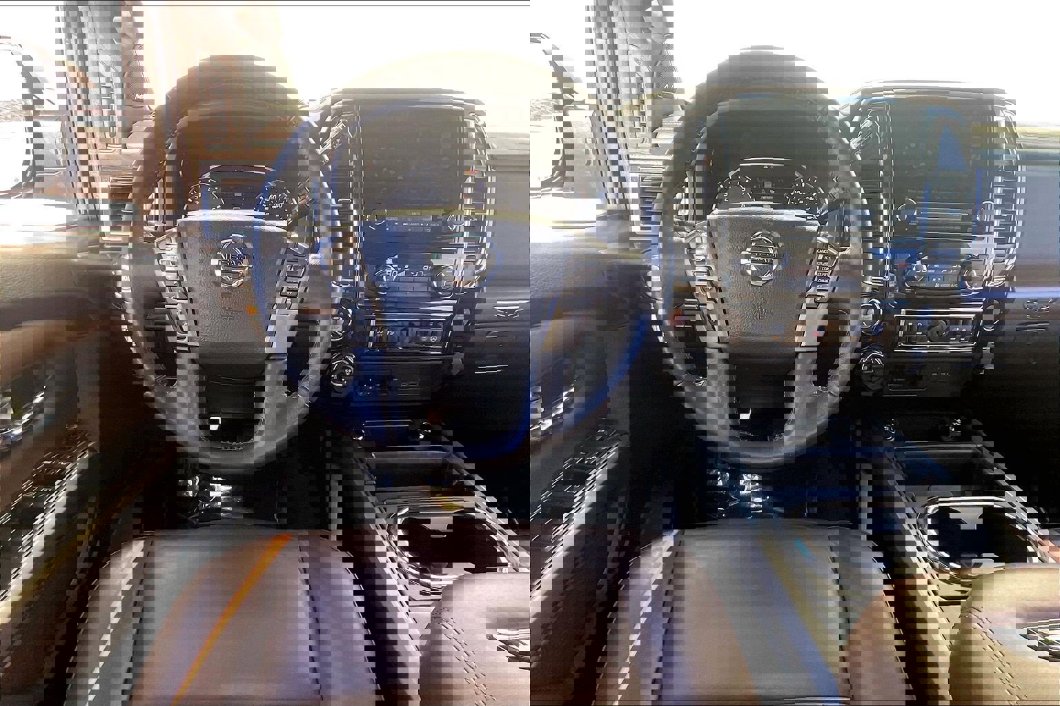 Used 2022 Nissan Titan Platinum Reserve w/ Moonroof Package image 6