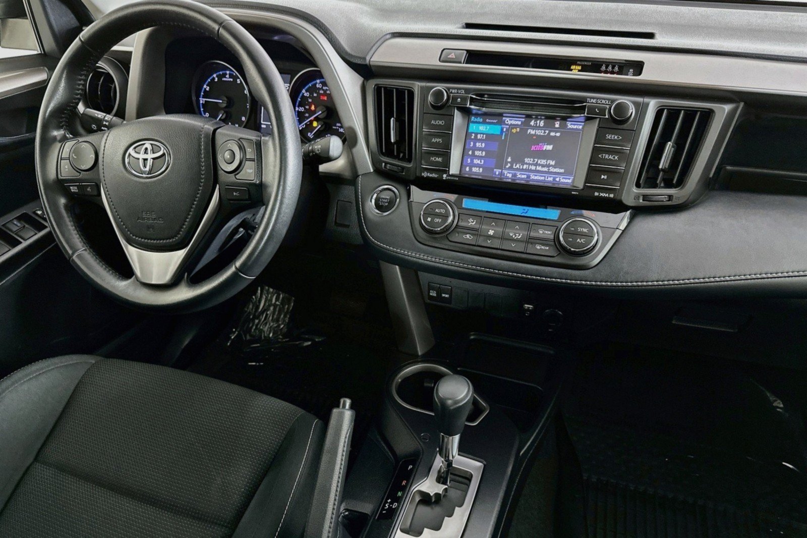 Used 2018 Toyota RAV4 XLE w/ Plus Extra Value Package FWD image 6