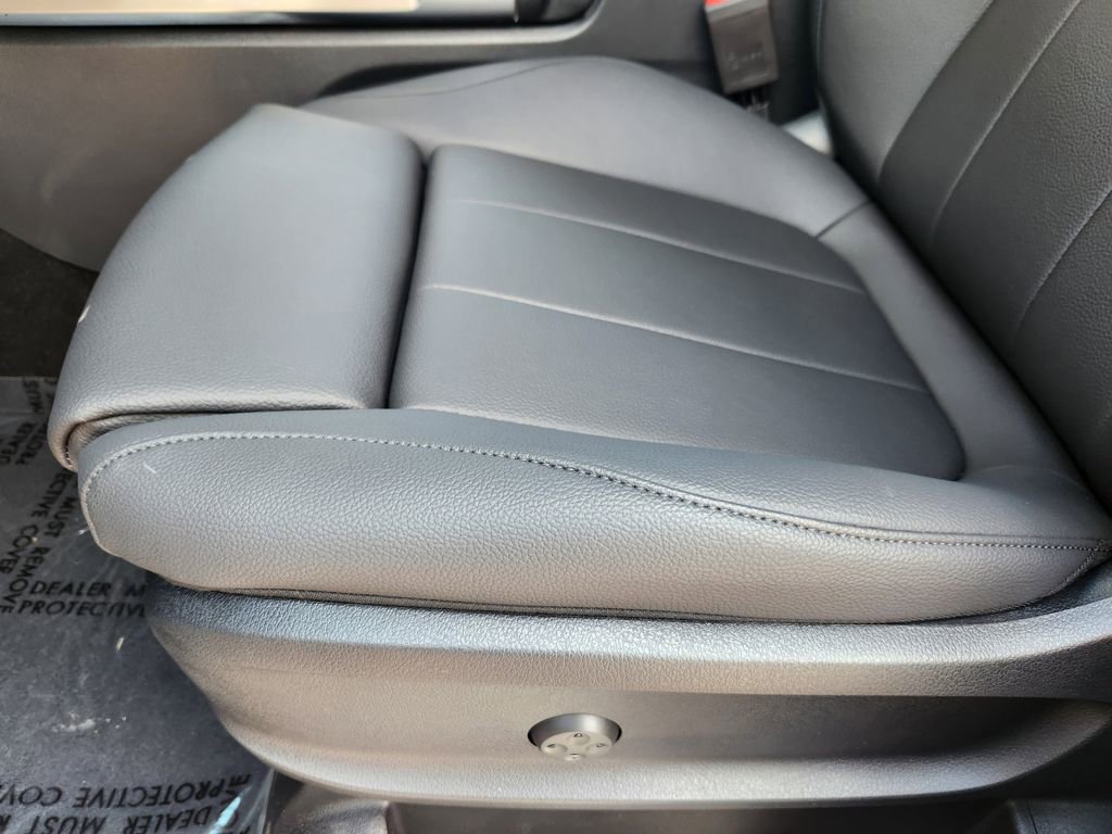 Used 2025 Mercedes-Benz GLB 250 GLB 250 image 23