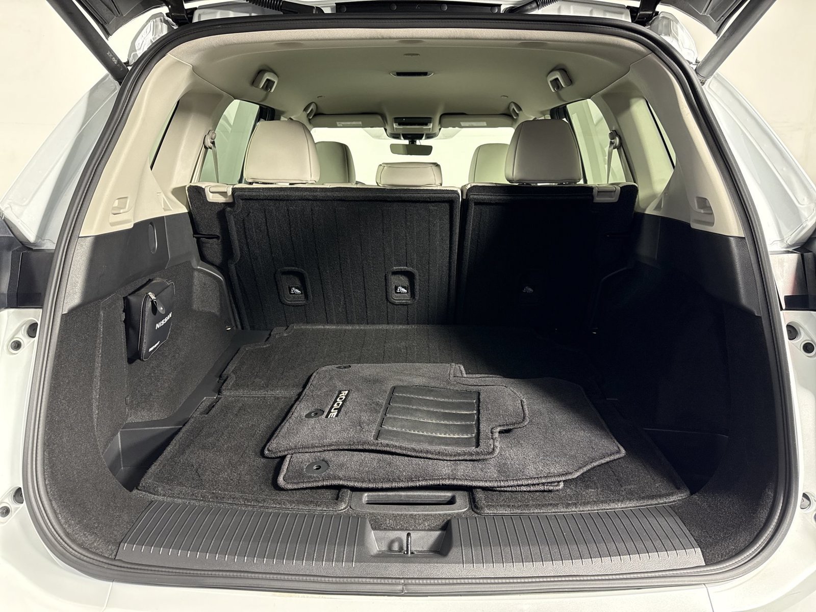 Certified 2024 Nissan Rogue SL AWD/4WD image 35