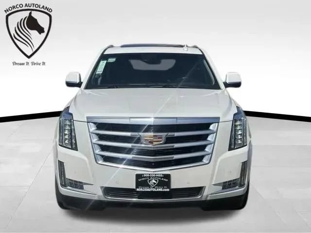 Used 2018 Cadillac Escalade ESV Premium Luxury RWD image 2