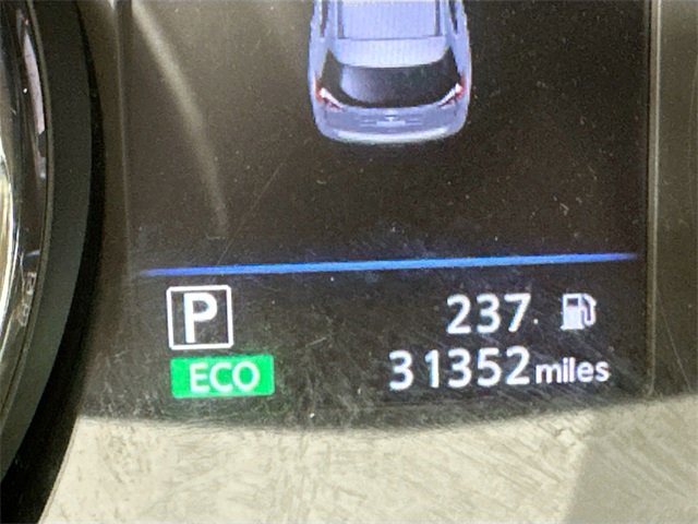 Used 2018 Nissan Rogue SV image 15