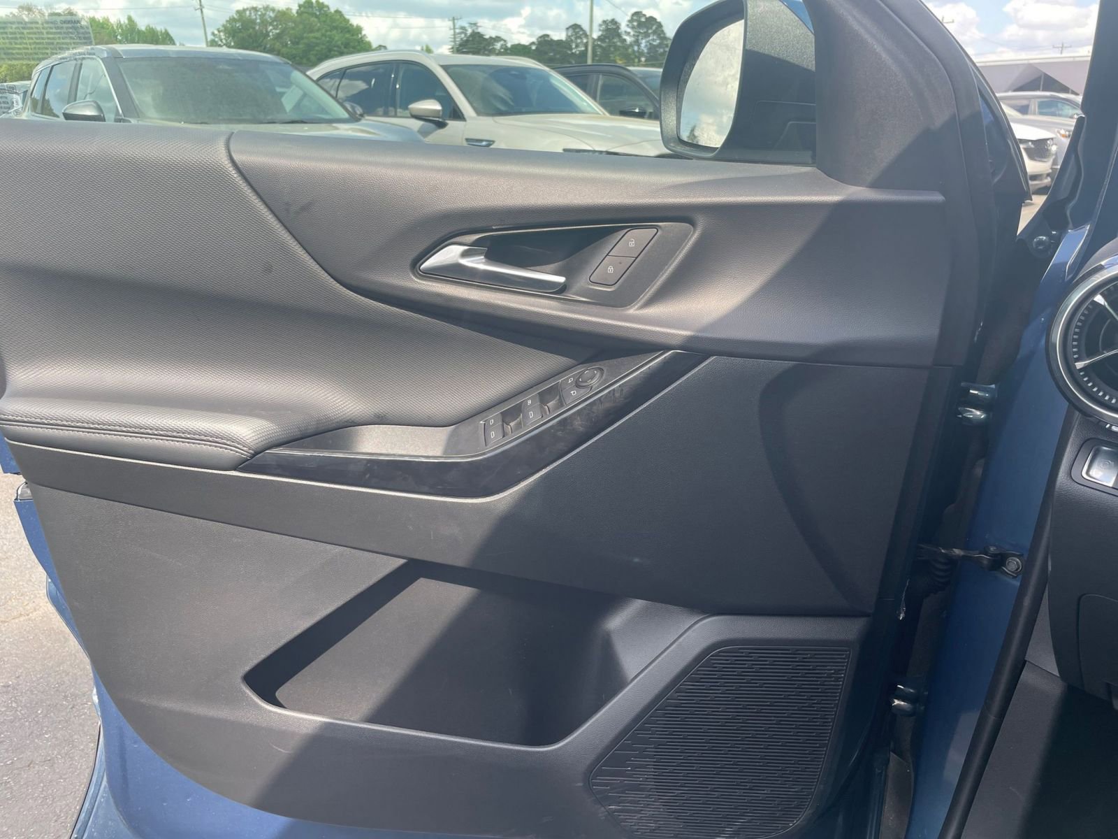 Used 2025 Chevrolet Equinox LT FWD image 18