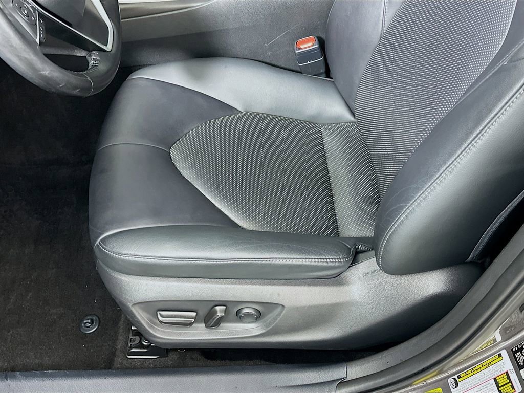 Used 2021 Toyota Camry XLE FWD image 19