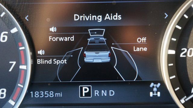 Used 2024 Nissan Titan SV w/ SV Convenience Package image 15