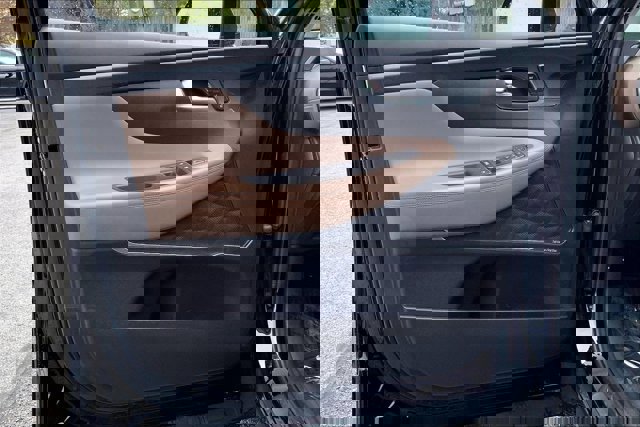 Used 2023 Hyundai Santa Fe Limited AWD/4WD image 23