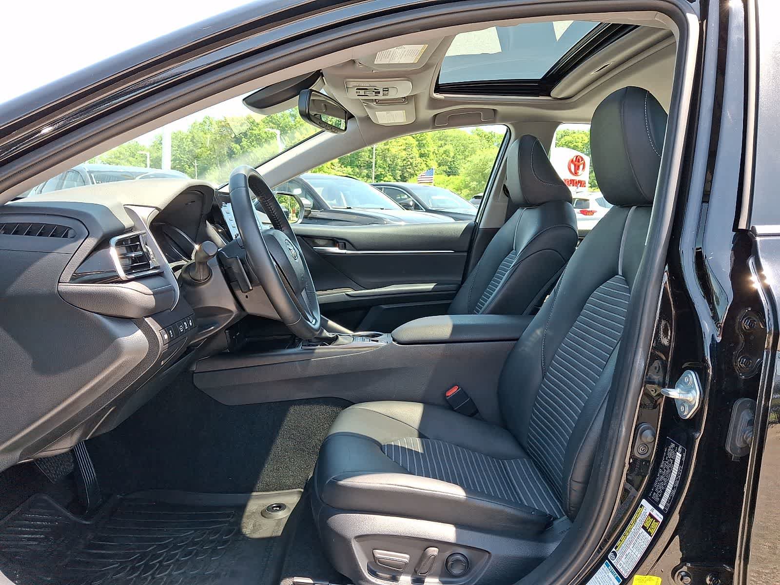 Used 2024 Toyota Camry SE w/ Cold Weather Package AWD/4WD image 15
