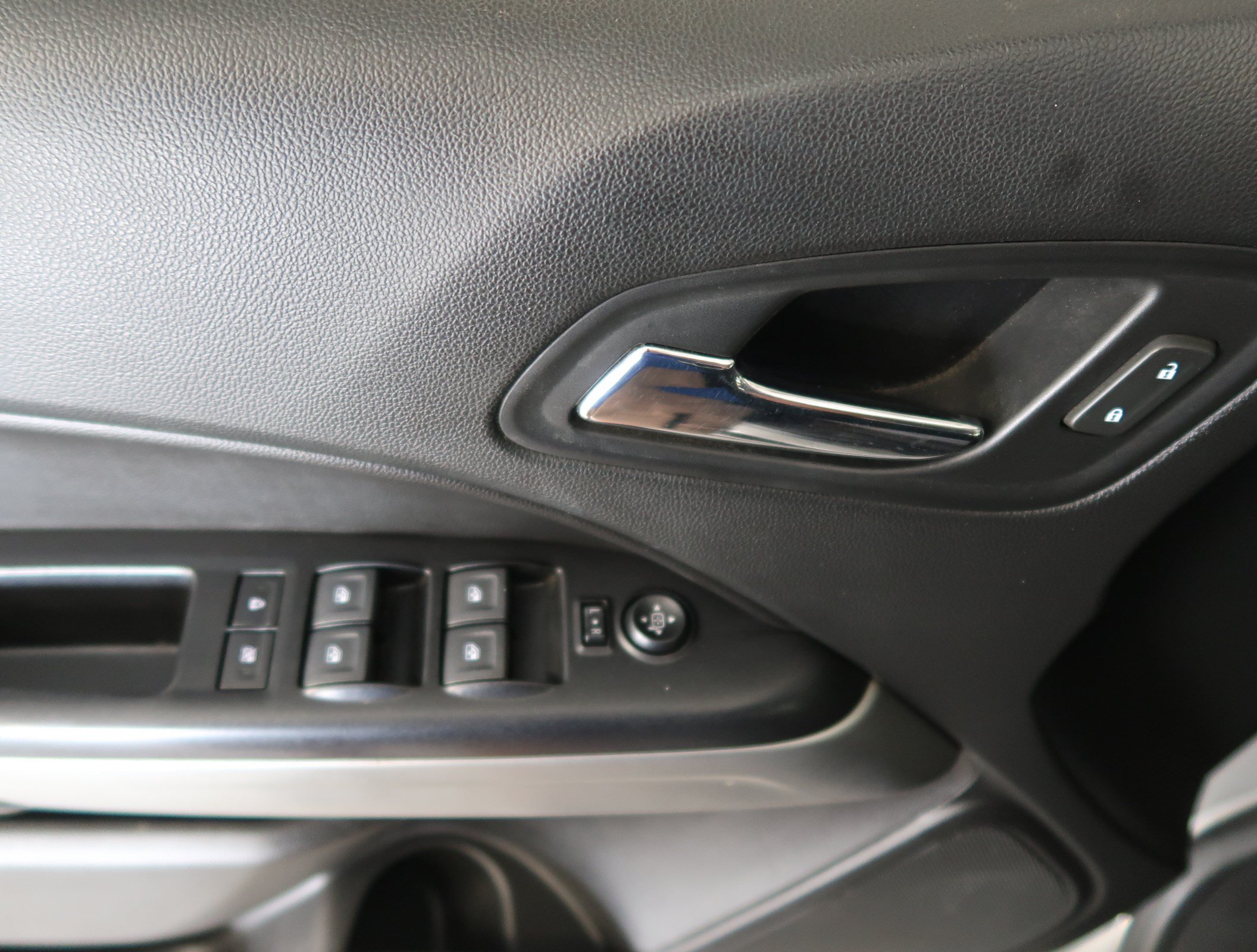 Used 2019 Chevrolet Colorado LT w/ Luxury Package, Chrome AWD/4WD image 18