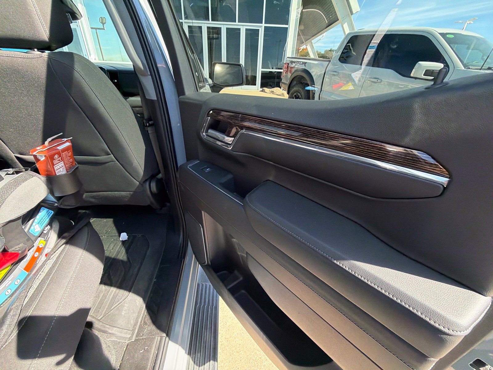 Used 2024 GMC Sierra 1500 Elevation w/ LPO, Elevation Black Package AWD/4WD image 29