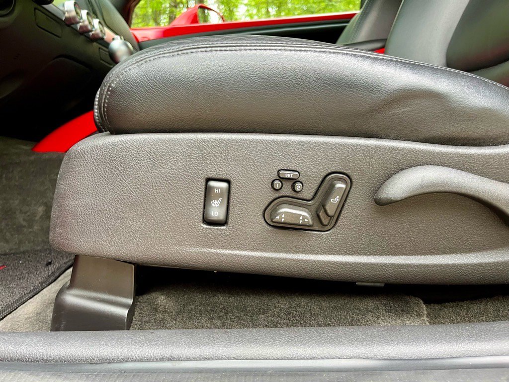 Used 2004 Chevrolet SSR w/ Preferred Equipment Group image 21