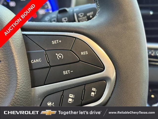 Used 2025 Chrysler Pacifica Select FWD image 14