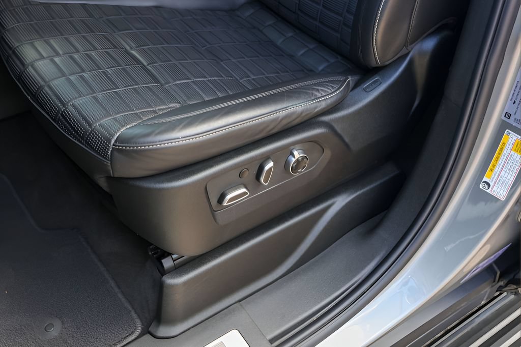 Certified 2024 Cadillac Escalade Sport Platinum AWD/4WD image 8