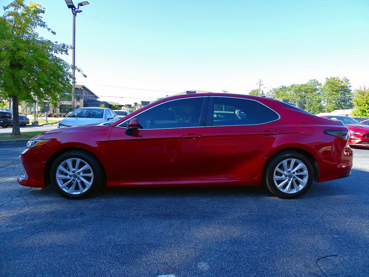 Used 2023 Toyota Camry LE FWD image 4
