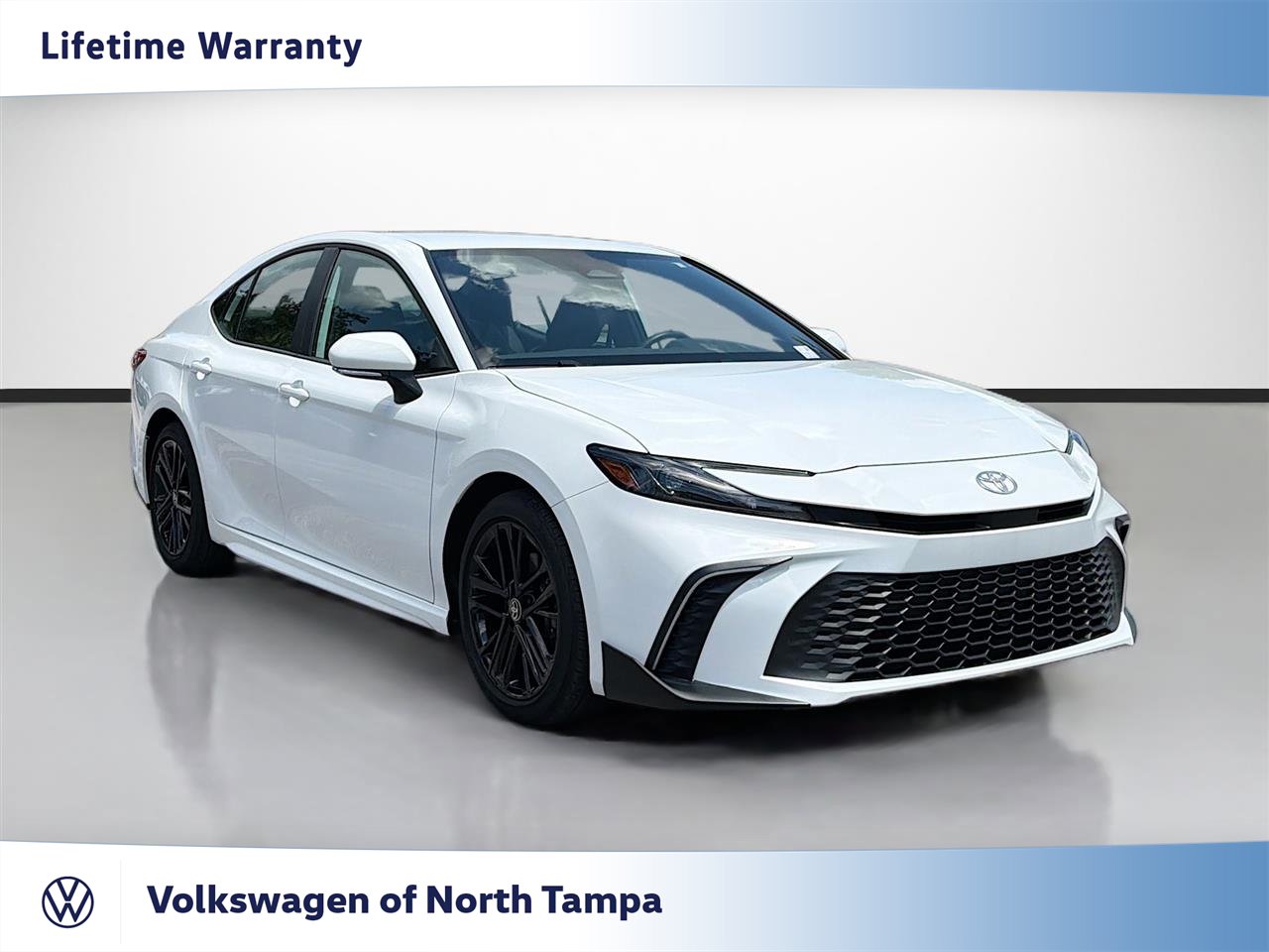 Used 2025 Toyota Camry SE w/ Multimedia Upgrade Package FWD image 1