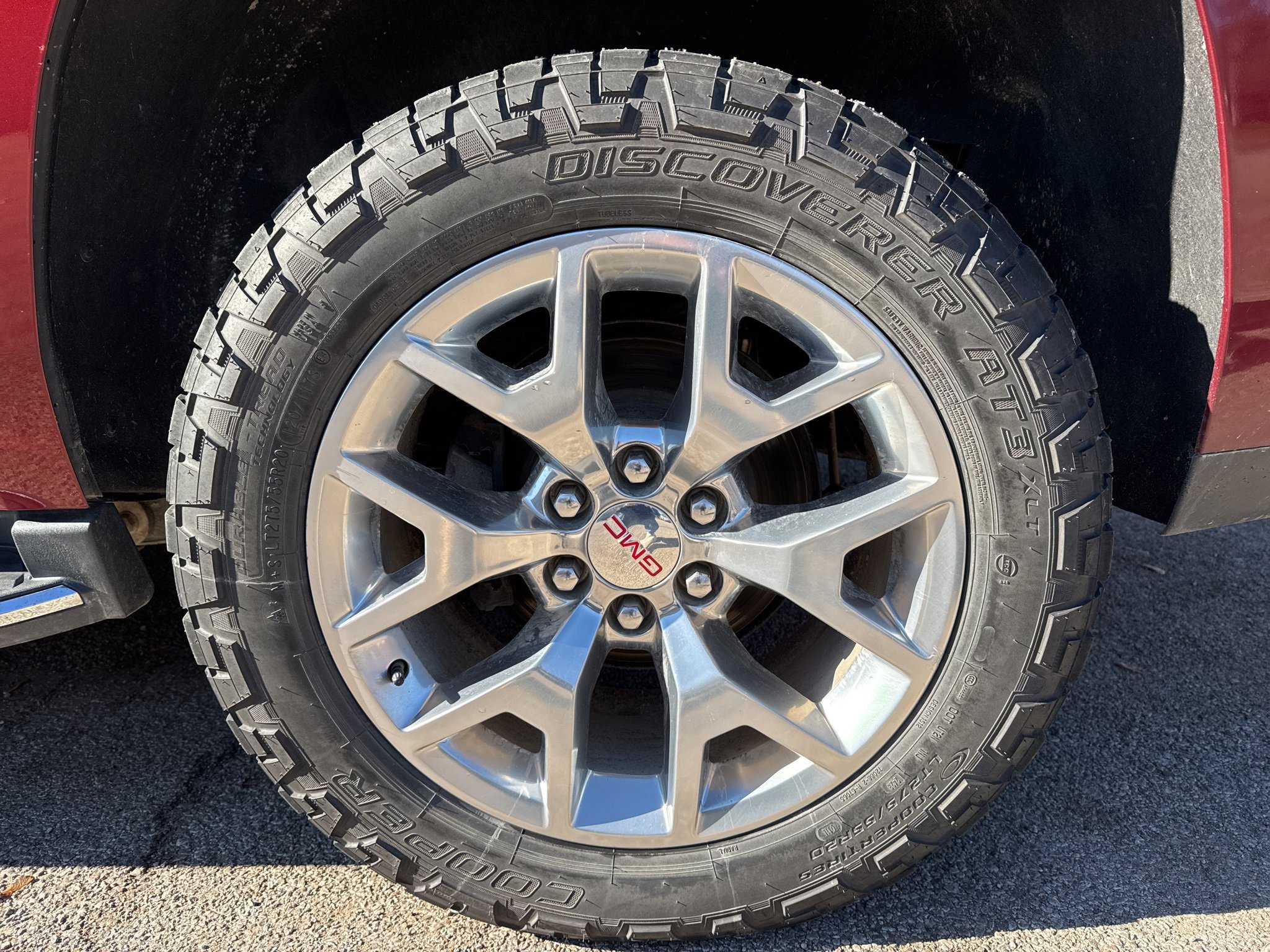 Used 2017 GMC Yukon SLT w/ HD Trailering Package image 8