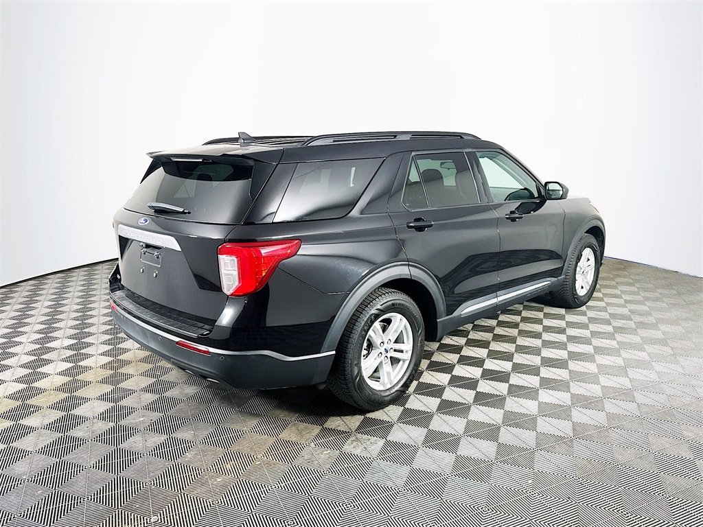 Used 2022 Ford Explorer XLT image 7