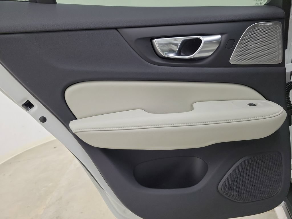 New 2026 Volvo V60 B5 Cross Country Ultra w/ Protection Package Premier AWD/4WD image 15