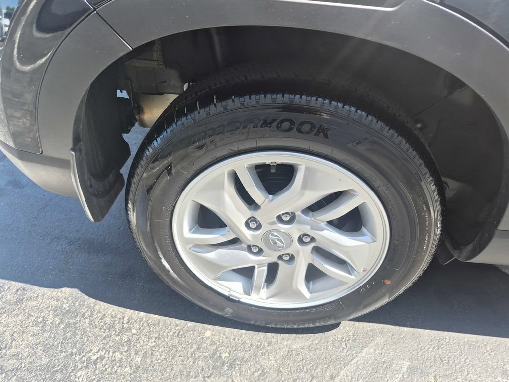 Used 2026 Hyundai Venue SE FWD image 9