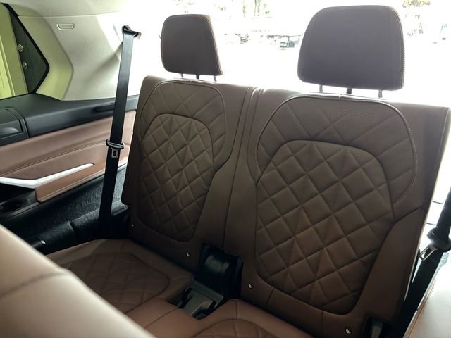Used 2023 BMW X7 xDrive40i w/ Parking Assistance Package image 22