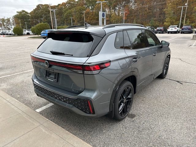 New 2026 Volkswagen Tiguan SE R-Line image 7