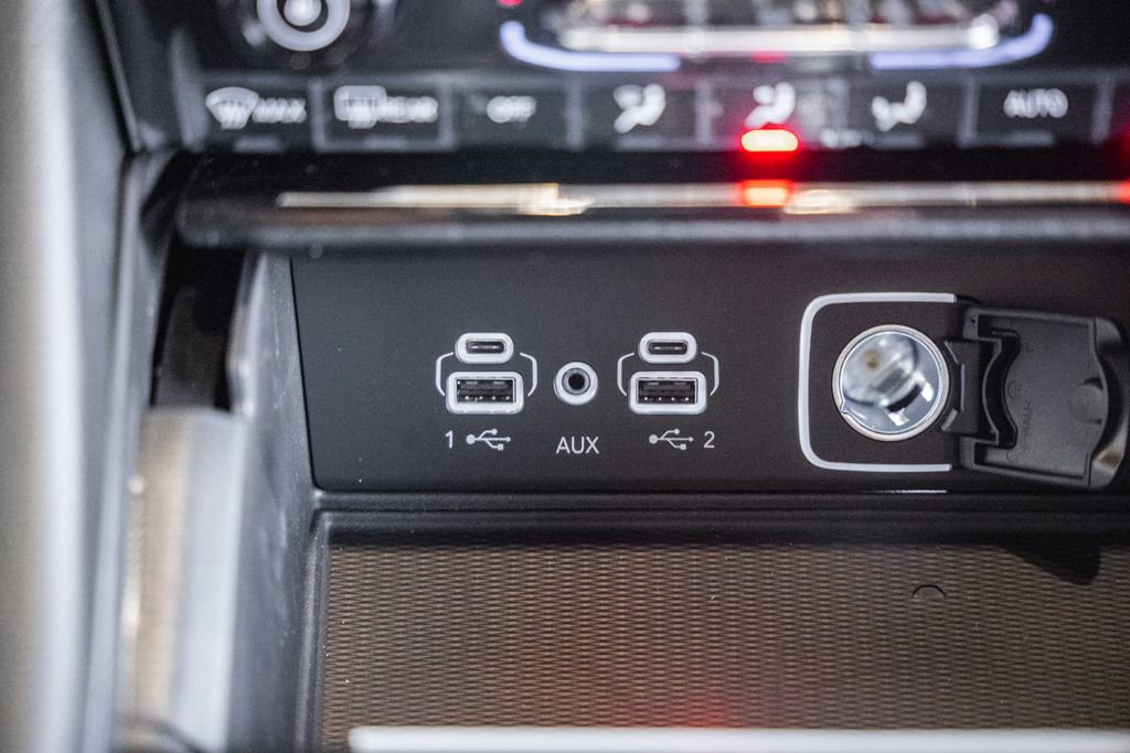 New 2025 Jeep Grand Cherokee L Limited w/ Luxury Tech Group II image 24