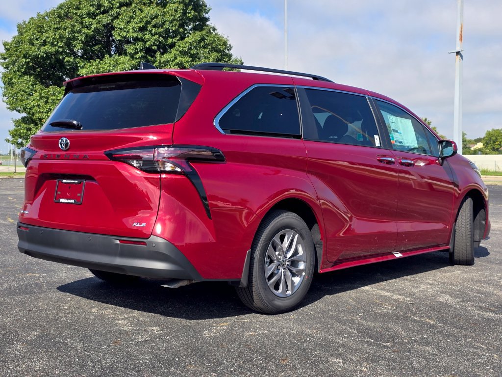 New 2026 Toyota Sienna XLE AWD/4WD image 18