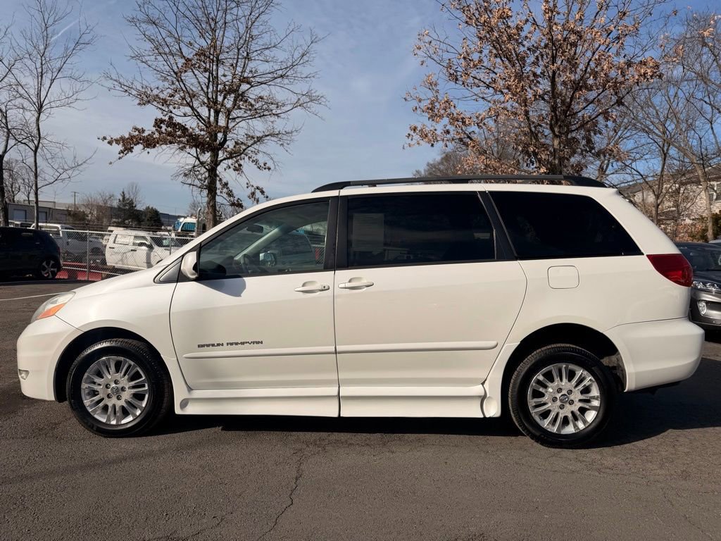 Used 2009 Toyota Sienna XLE image 6