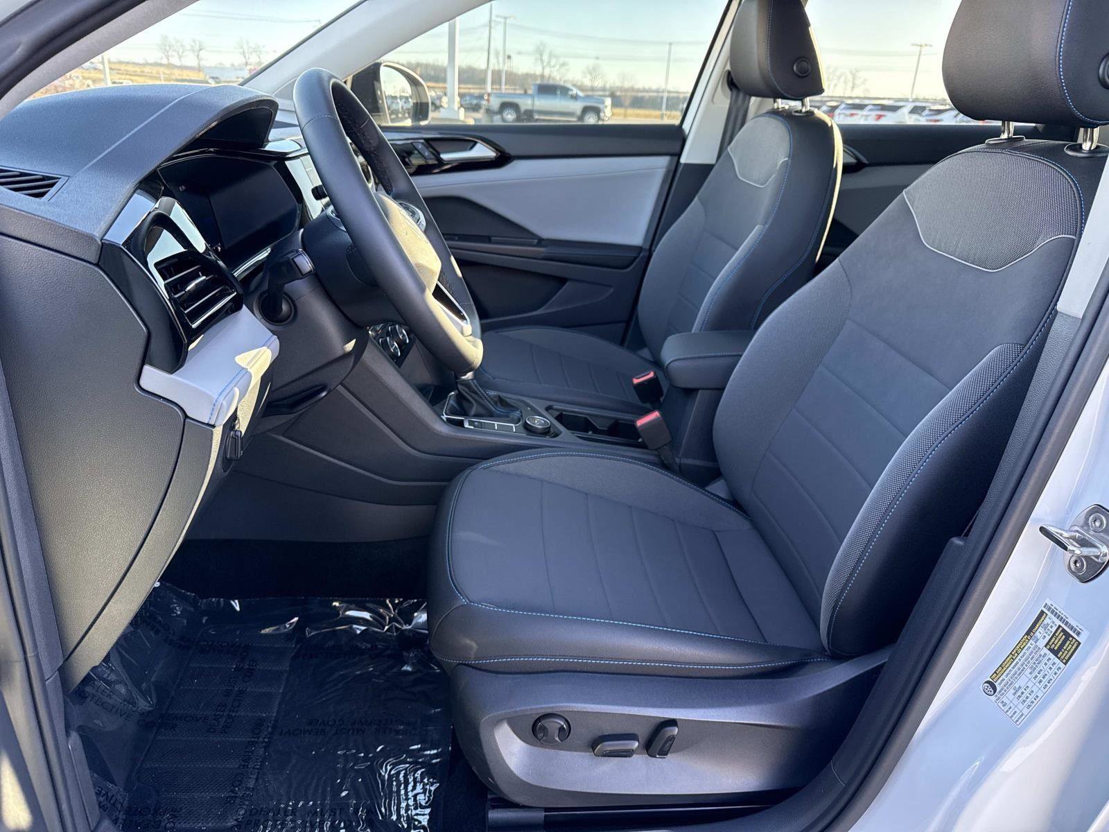 Used 2024 Volkswagen Taos SE image 23