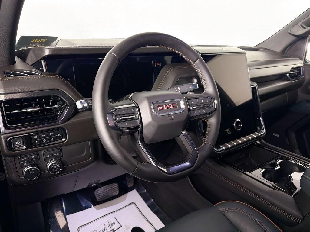 Used 2025 GMC Yukon XL AT4 image 9