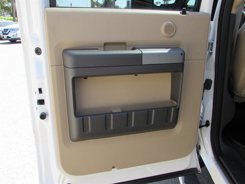 Used 2015 Ford F250 Lariat w/ Lariat Ultimate Package AWD/4WD image 24