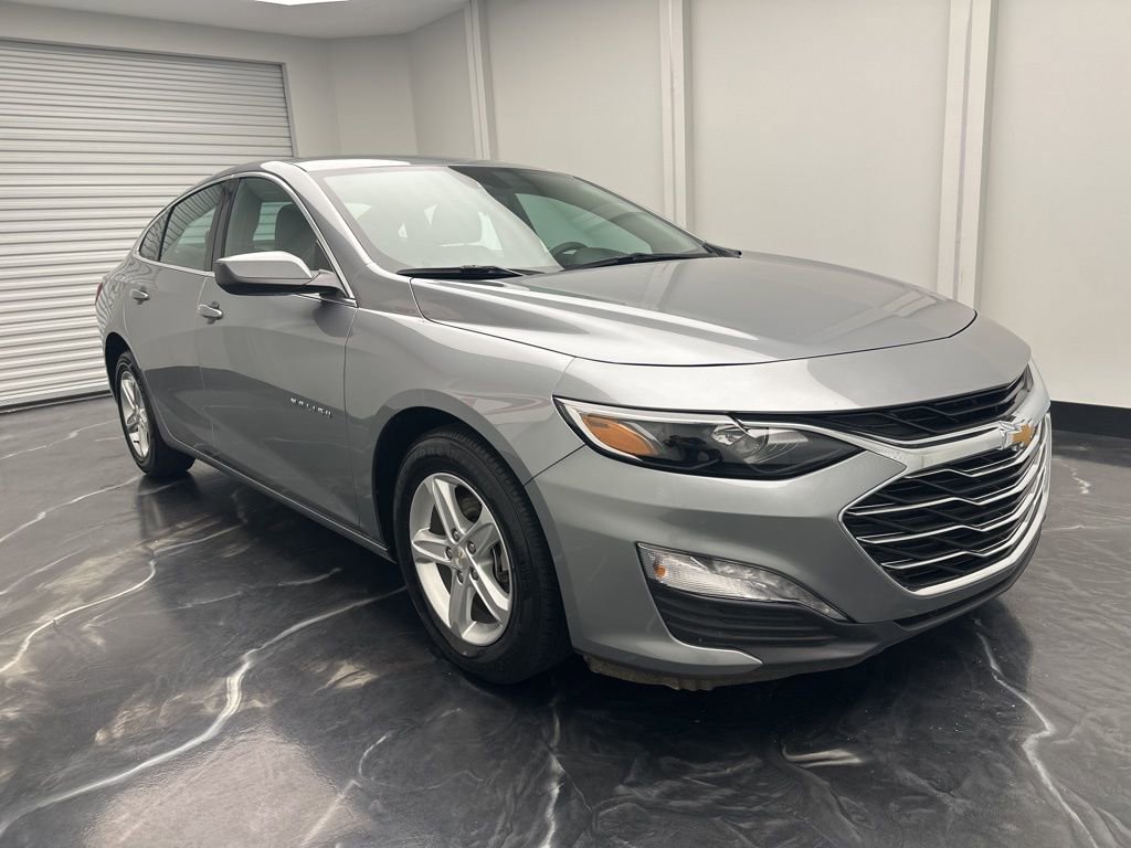 Used 2024 Chevrolet Malibu LT image 2