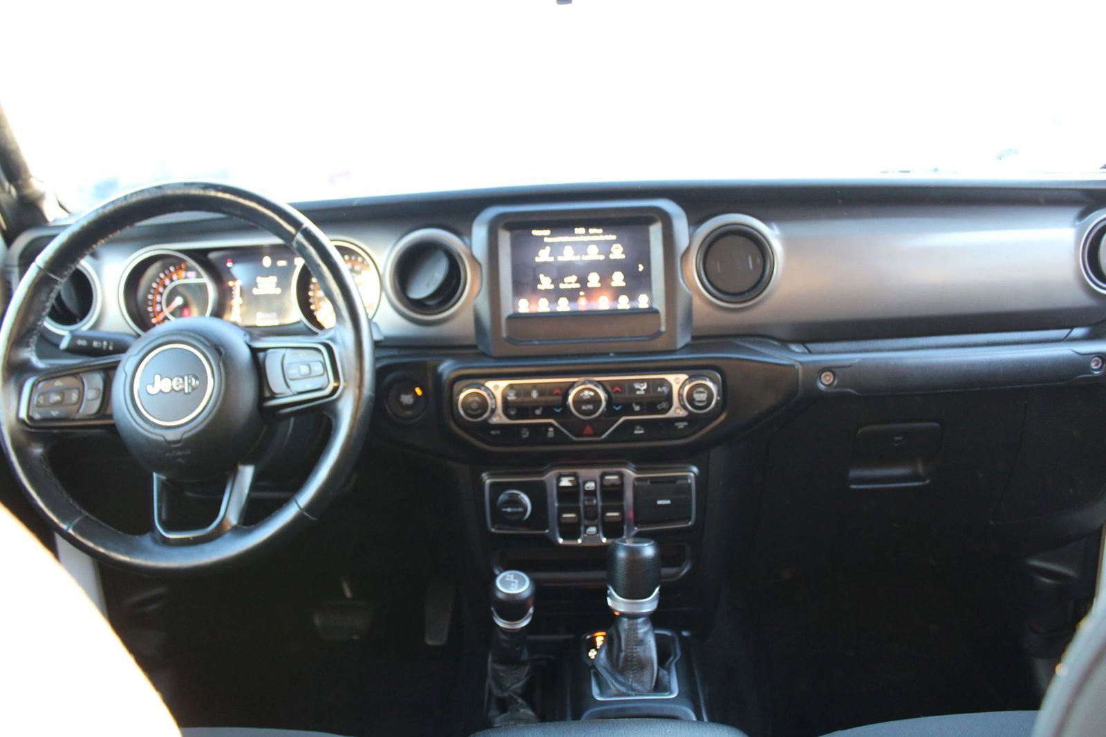 Used 2020 Jeep Gladiator Sport w/ Quick Order Package 24S image 13