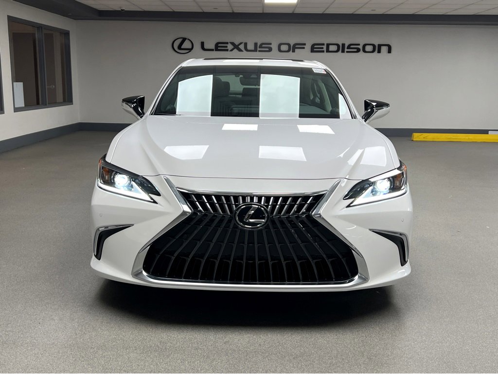 New 2025 Lexus ES 350 w/ Premium Package image 2