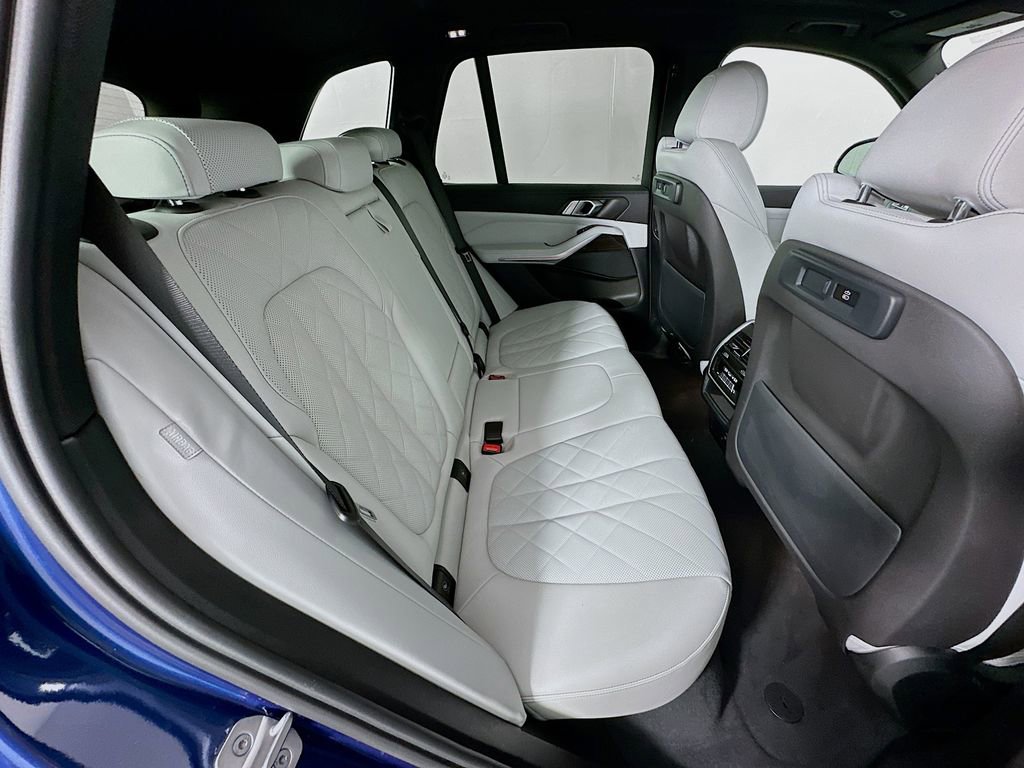 Used 2023 BMW X5 xDrive40i w/ Premium Package image 27