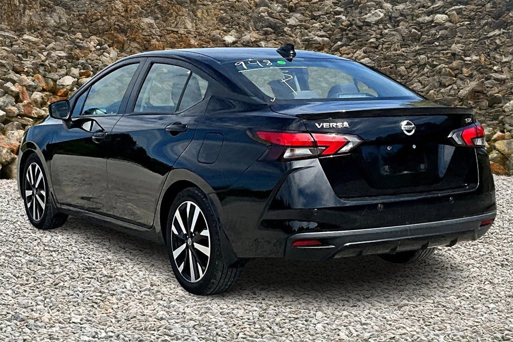 Used 2021 Nissan Versa SR image 12