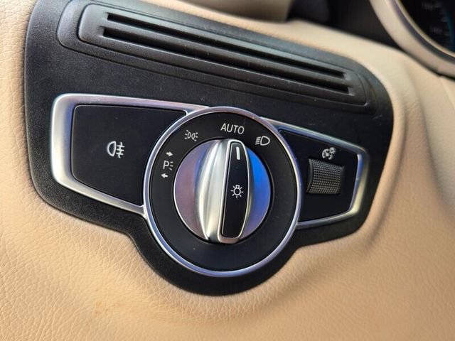 Used 2022 Mercedes-Benz GLC 300 image 29