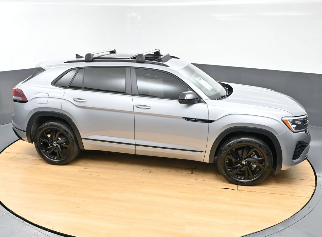 Used 2025 Volkswagen Atlas Cross Sport SEL R-Line AWD/4WD image 47