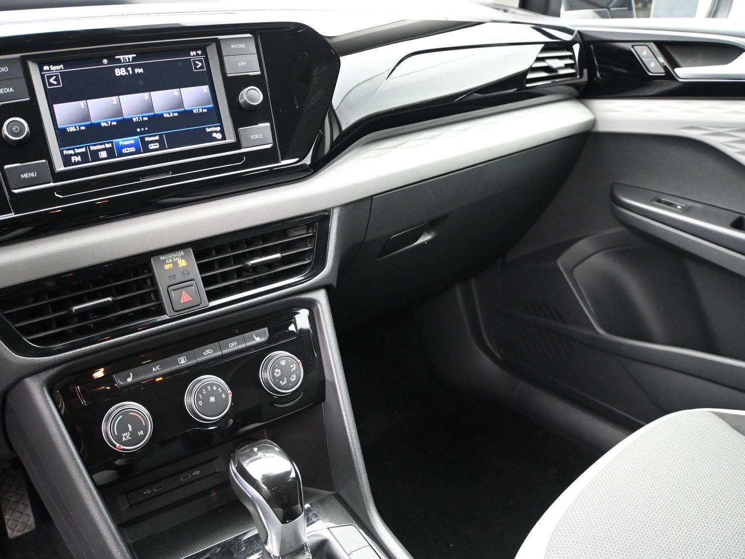 Used 2024 Volkswagen Taos S image 4