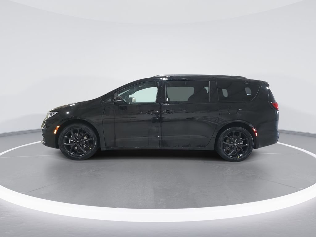 New 2026 Chrysler Pacifica Select w/ S Appearance Package image 5