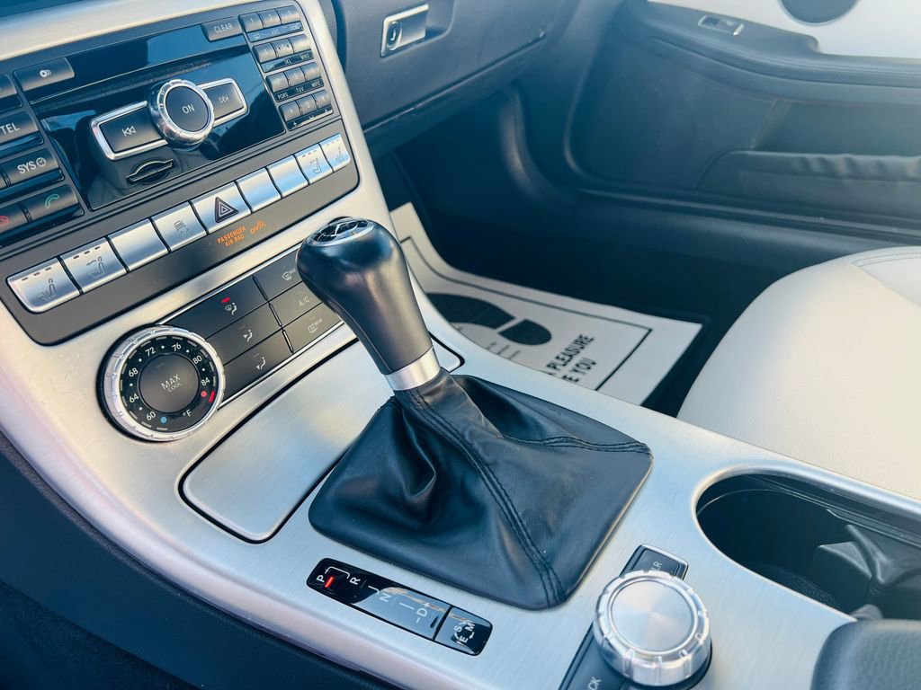 Used 2014 Mercedes-Benz SLK 250 image 20