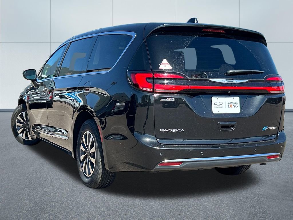 Used 2022 Chrysler Pacifica Limited w/ Uconnect Theater Family Group FWD image 39