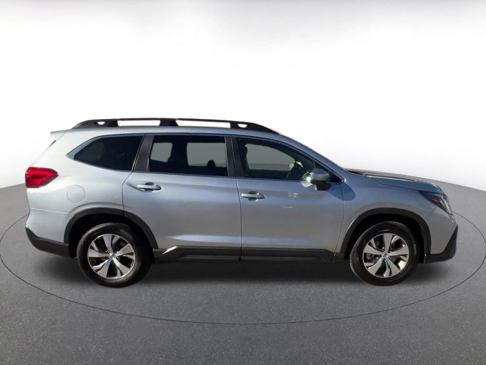 Used 2024 Subaru Ascent Premium w/ Convenience Package image 16