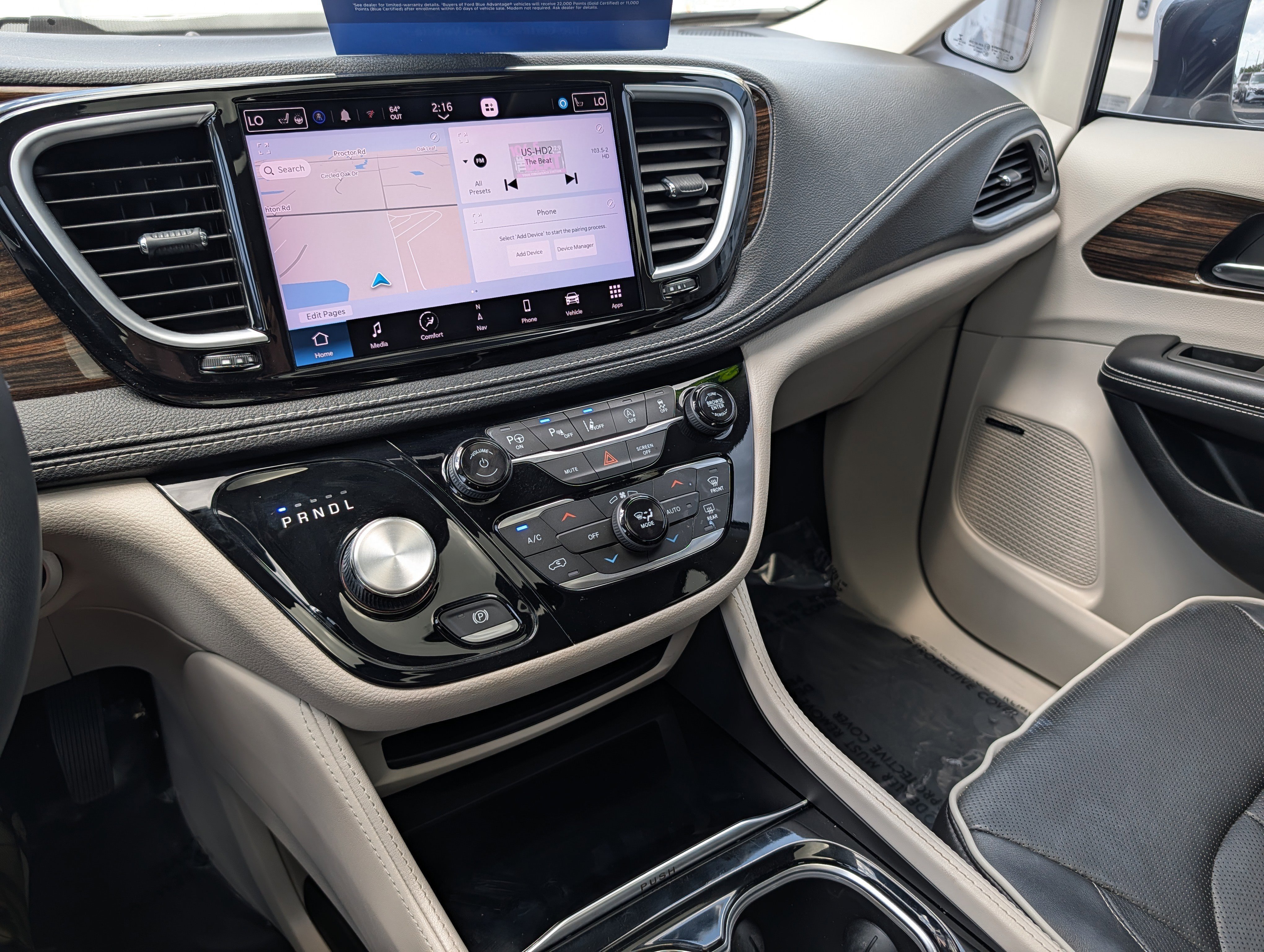 Used 2022 Chrysler Pacifica Limited FWD image 33