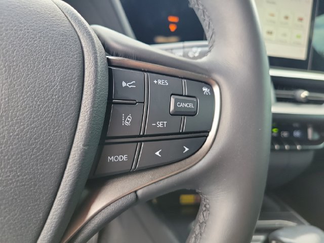 Used 2024 Lexus UX 250h FWD w/ Premium Package image 30