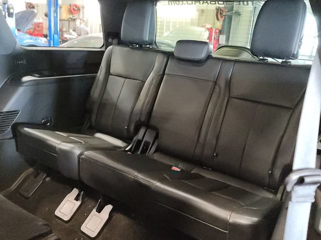 Used 2019 Ford Expedition XLT w/ Equipment Group 202A AWD/4WD image 22