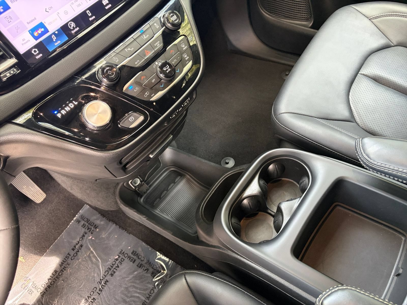 Used 2025 Chrysler Pacifica Select FWD image 43