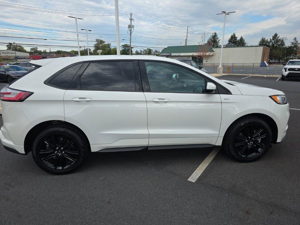 Used 2024 Ford Edge ST-Line w/ Class II Trailer Tow Package AWD/4WD image 7